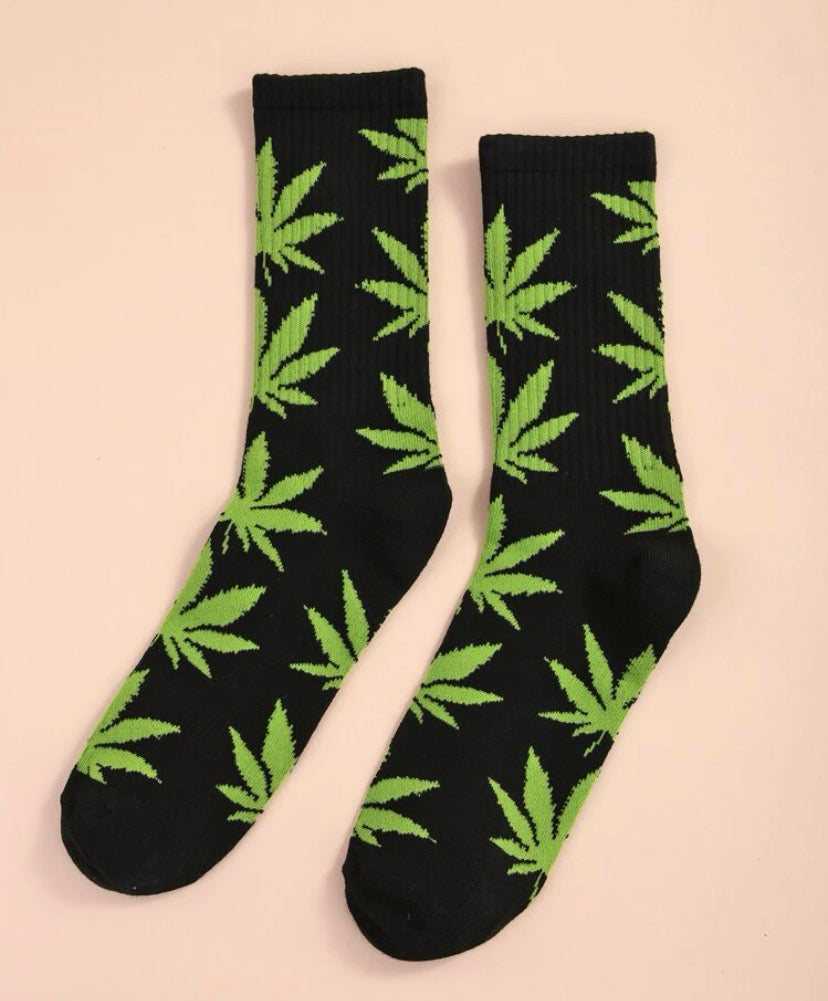 Cotton socks with marijuana leaf print 