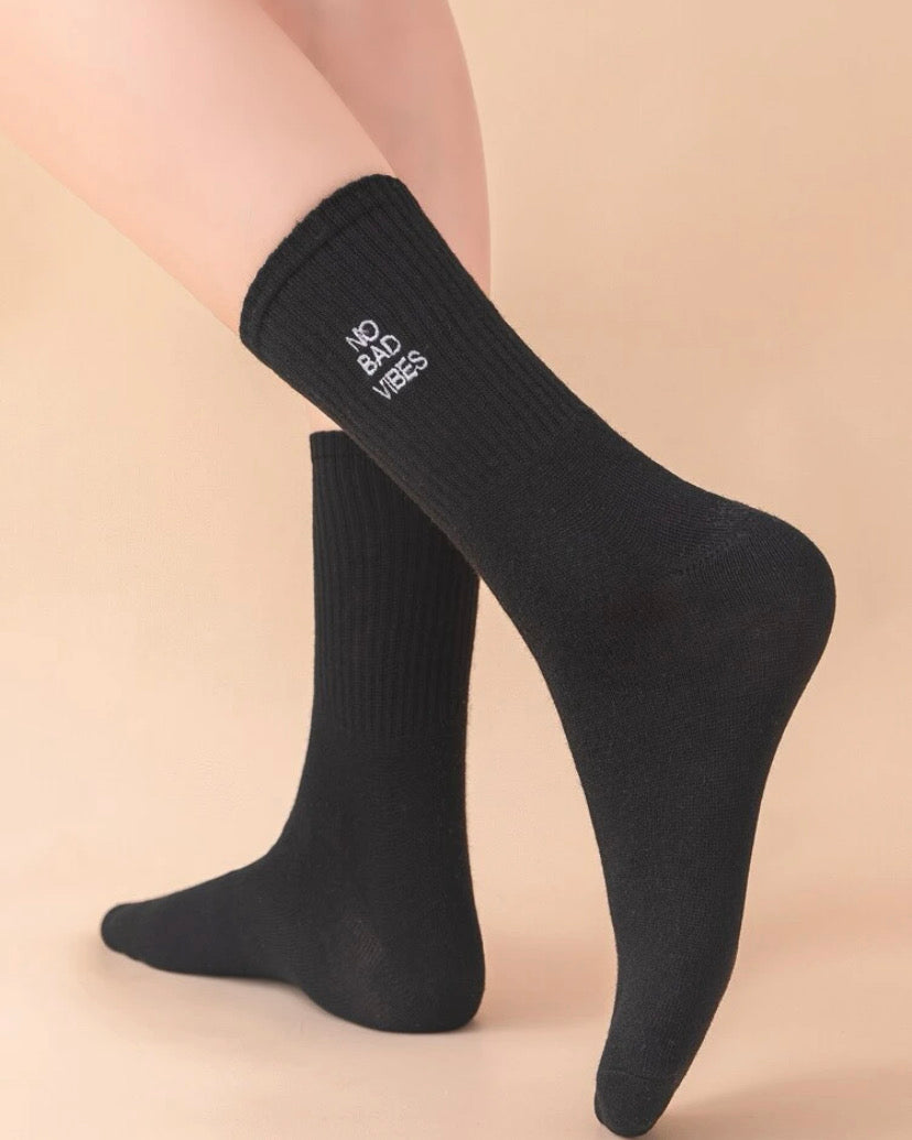 Socks with NO BAD VIBES embroidery 